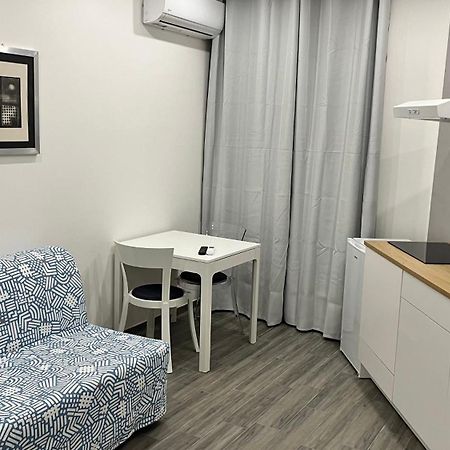 White 2 Apartment Терни Екстериор снимка